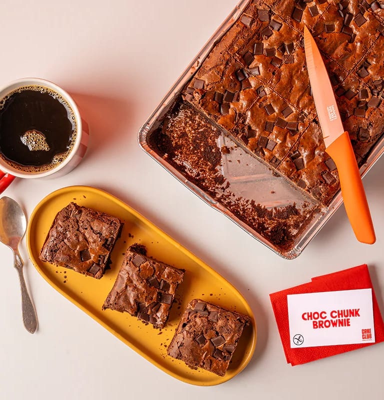 Why Coffee Shops Choose Frozen Cakes Over Fresh