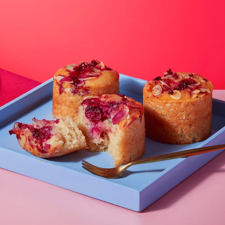 Cakes made to Stand out on the counter