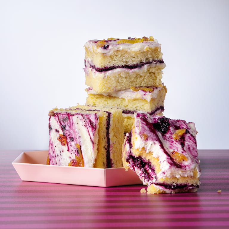 Cakes made to Stand out on the counter