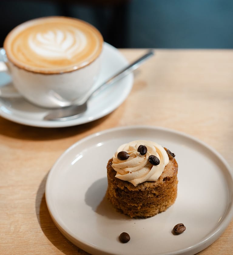 A Smooth cup for delicious cake